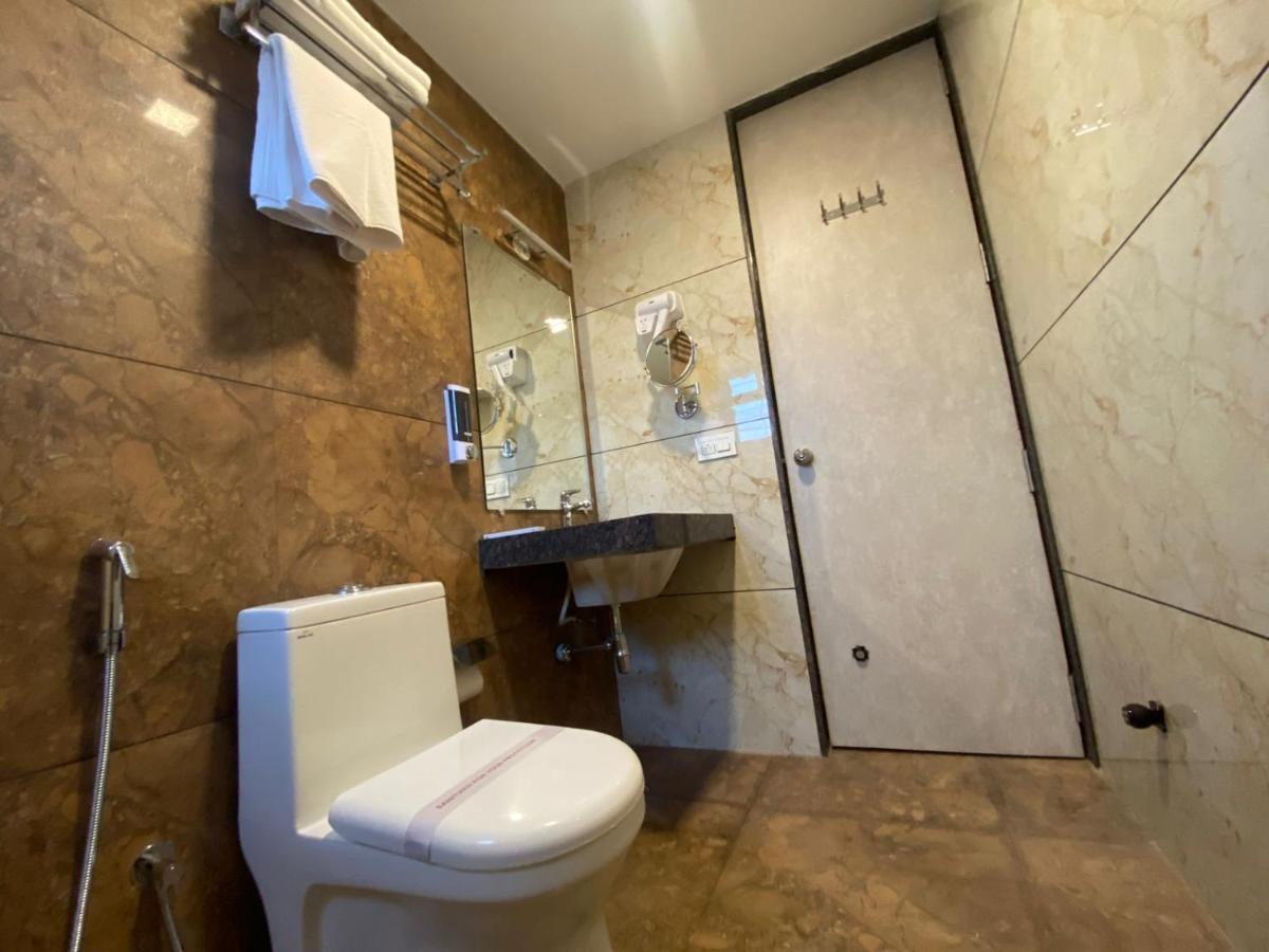 The Urban Hive Hotel Belgaum Esterno foto