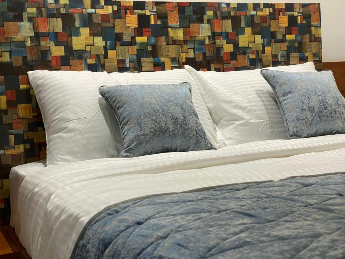 The Urban Hive Hotel Belgaum Esterno foto