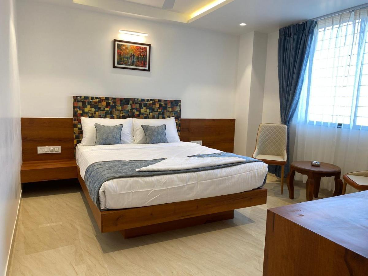 The Urban Hive Hotel Belgaum Esterno foto