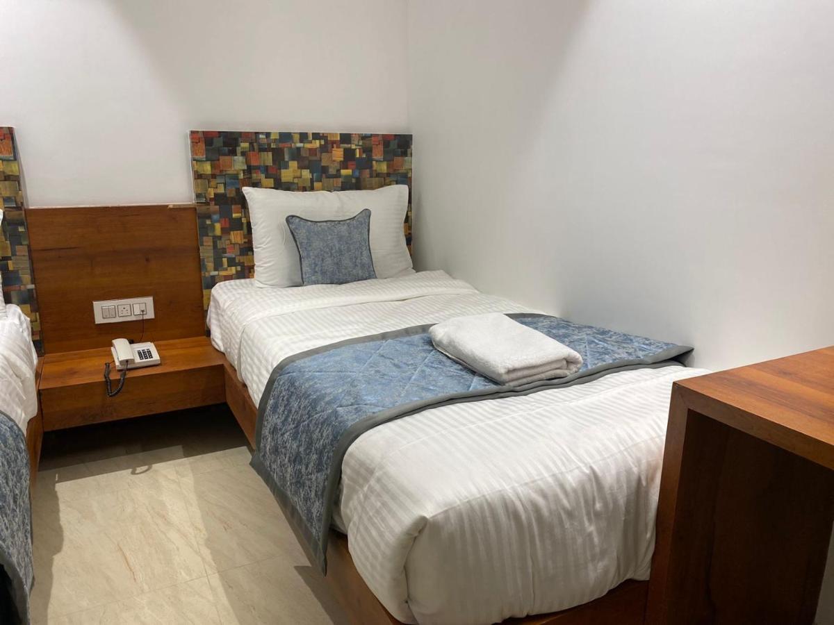 The Urban Hive Hotel Belgaum Esterno foto