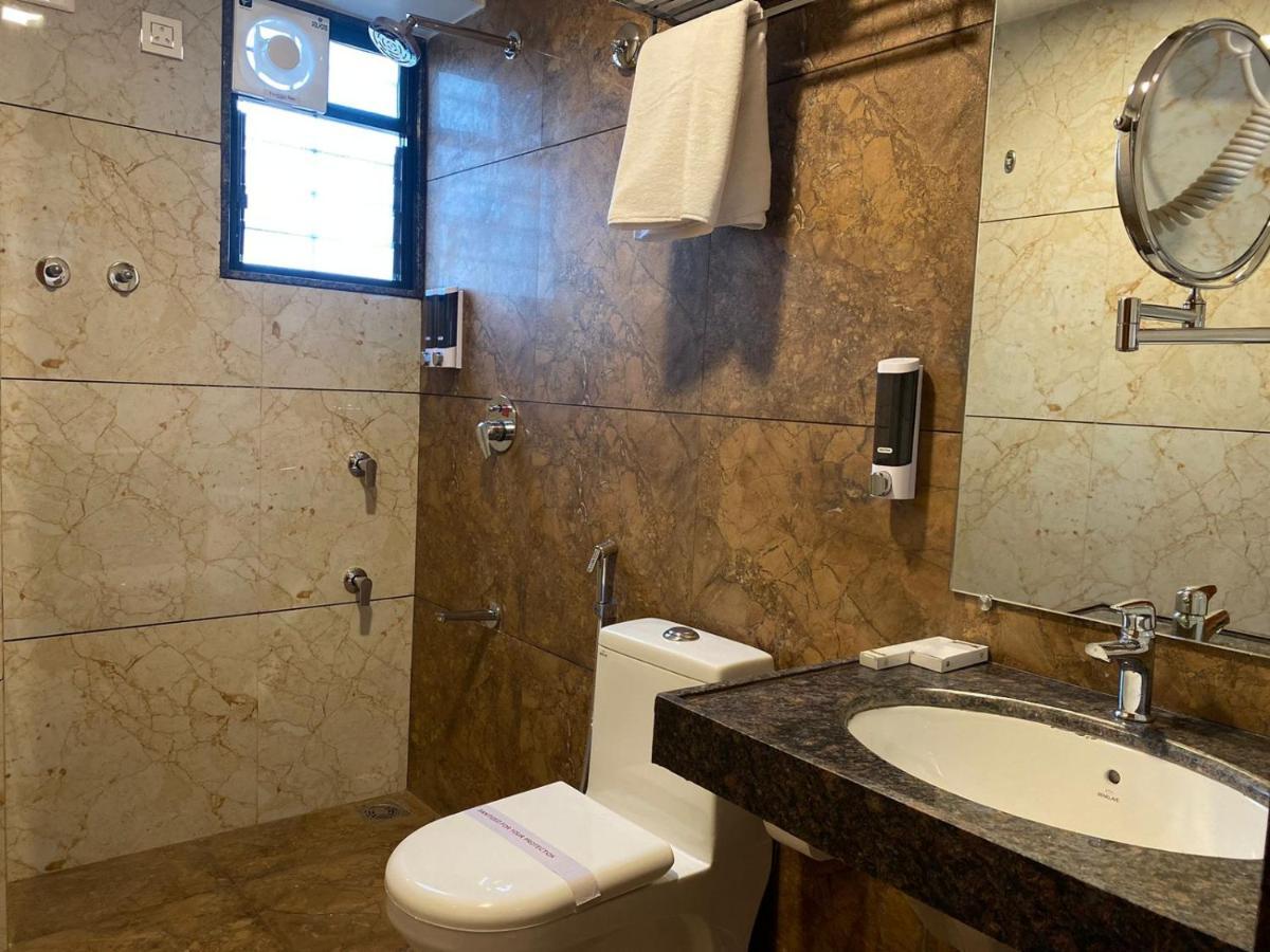 The Urban Hive Hotel Belgaum Esterno foto