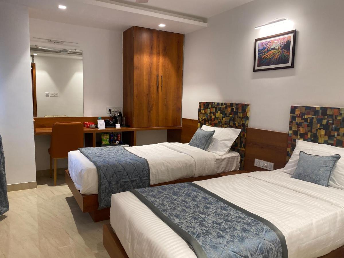 The Urban Hive Hotel Belgaum Esterno foto