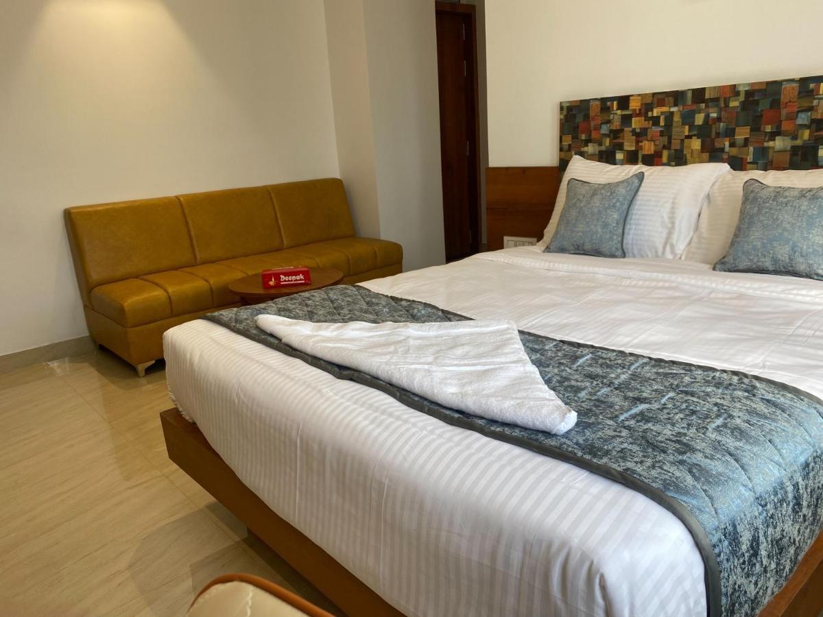 The Urban Hive Hotel Belgaum Esterno foto