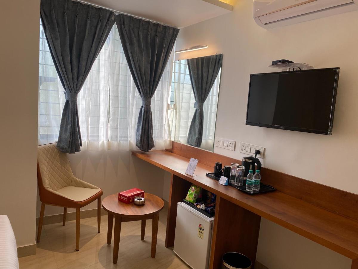 The Urban Hive Hotel Belgaum Esterno foto