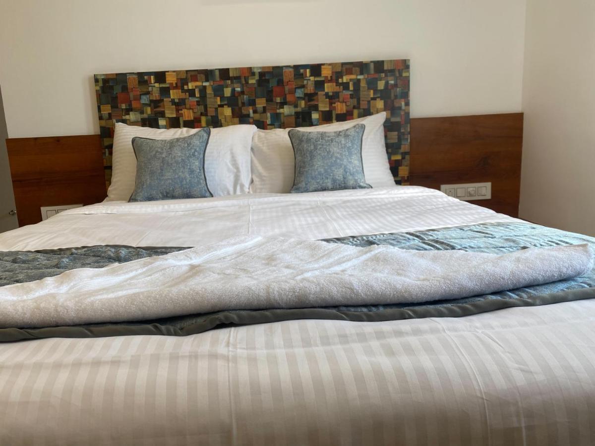 The Urban Hive Hotel Belgaum Esterno foto