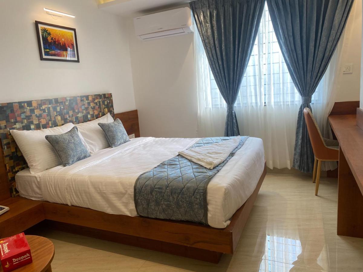 The Urban Hive Hotel Belgaum Esterno foto