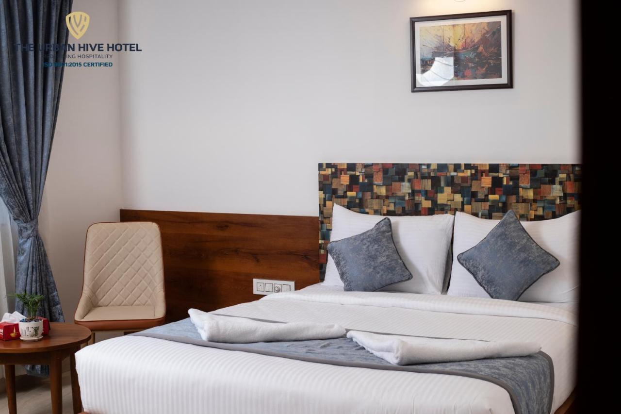 The Urban Hive Hotel Belgaum Esterno foto