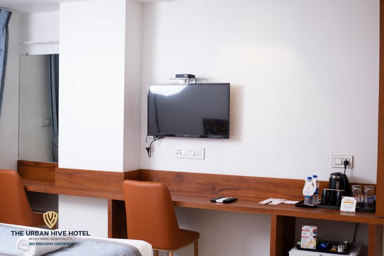 The Urban Hive Hotel Belgaum Esterno foto